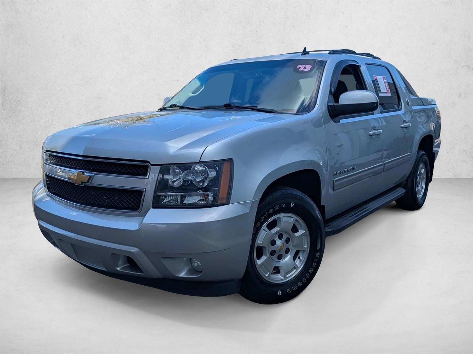 2013 Chevrolet Avalanche LS's photo