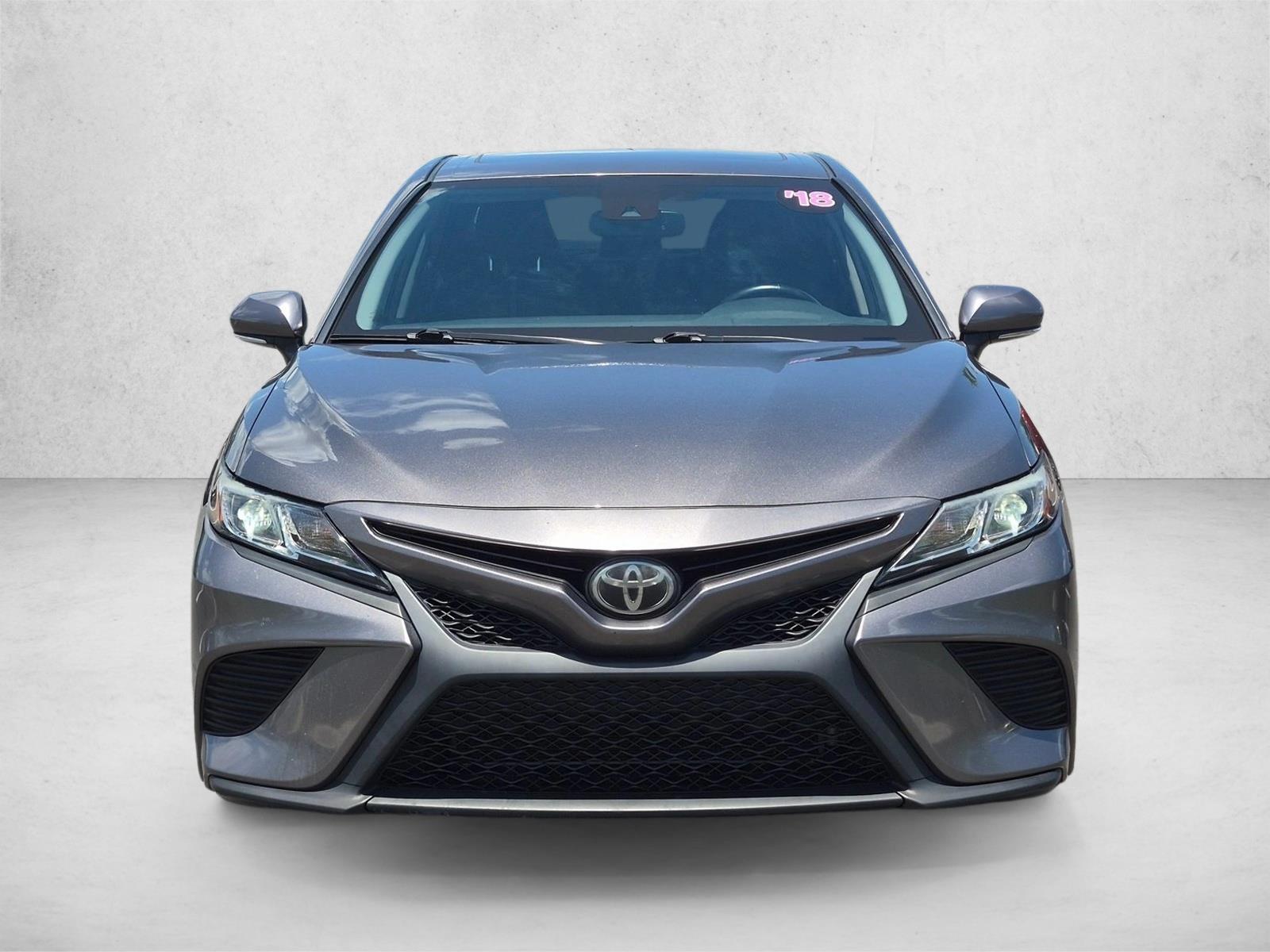 Used 2018 Toyota Camry SE with VIN 4T1B11HK3JU544001 for sale in Pinellas Park, FL