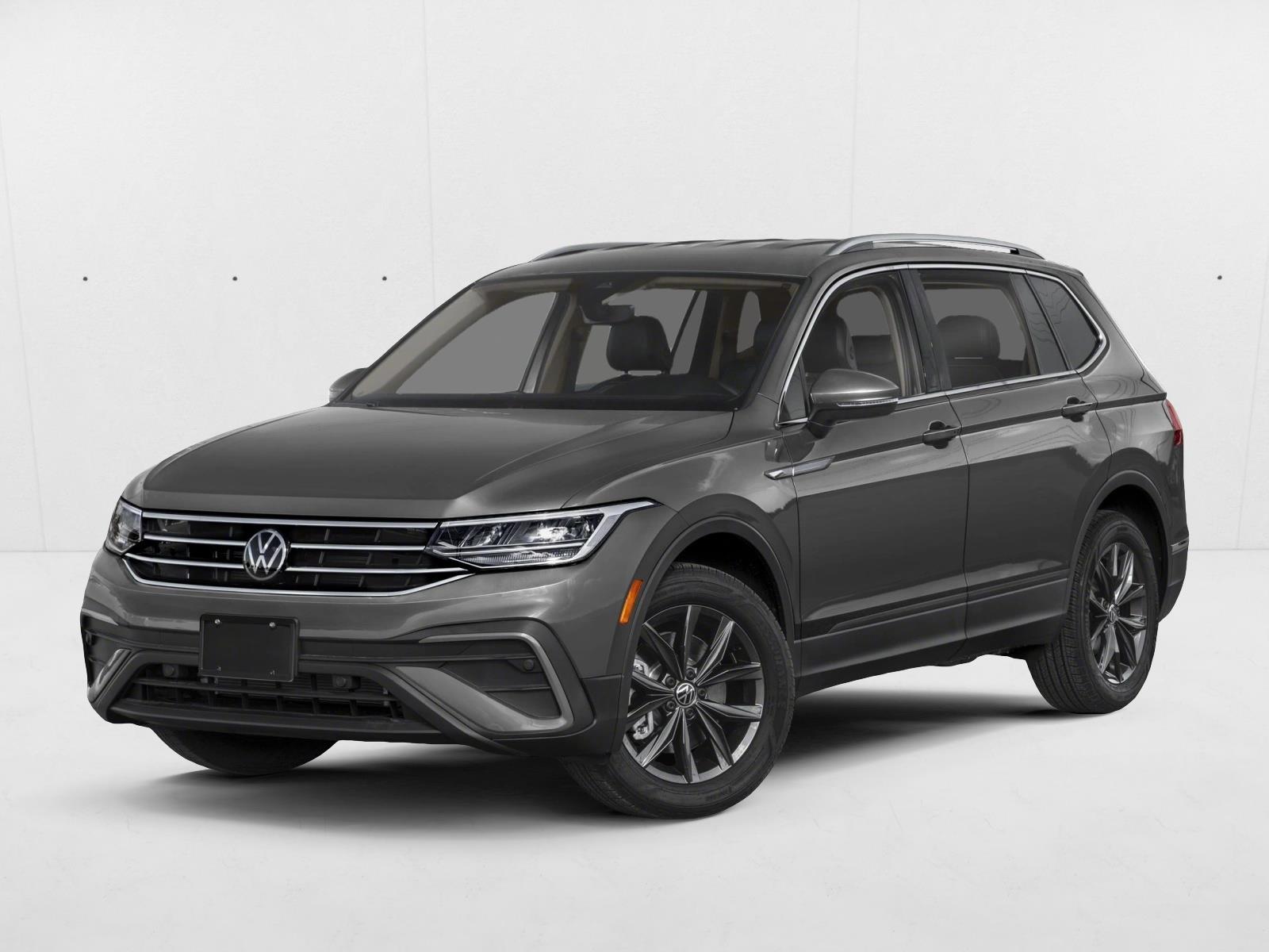 2024 Volkswagen Tiguan SE's photo