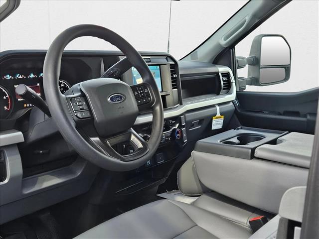 2025 Ford F-550 XL photo 3