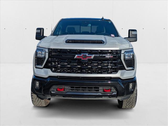 2024 Chevrolet Silverado 2500HD ZR2 photo 2