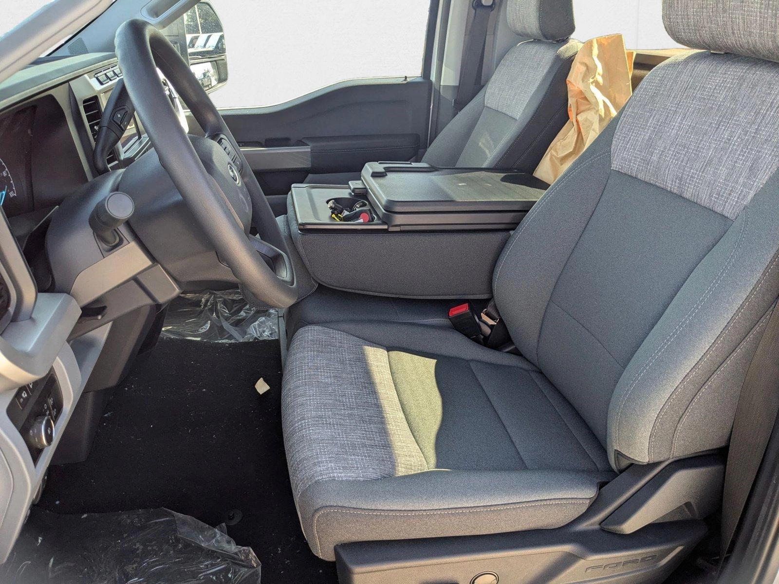 2024 Ford F-550 Super Duty Chassis Cab XLT - Photo 14