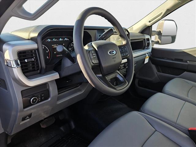2025 Ford F-550 XL photo 3