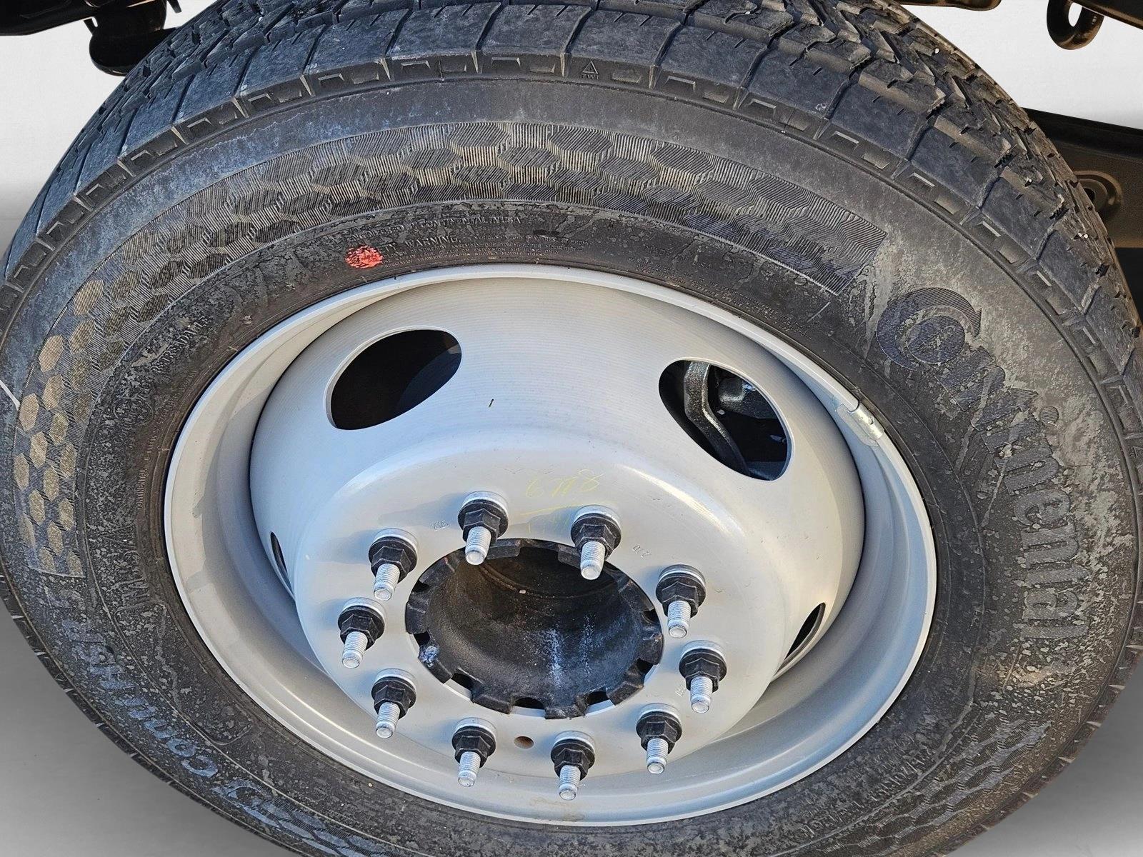 2025 Ford F-550 Super Duty Chassis Cab XL - Photo 8