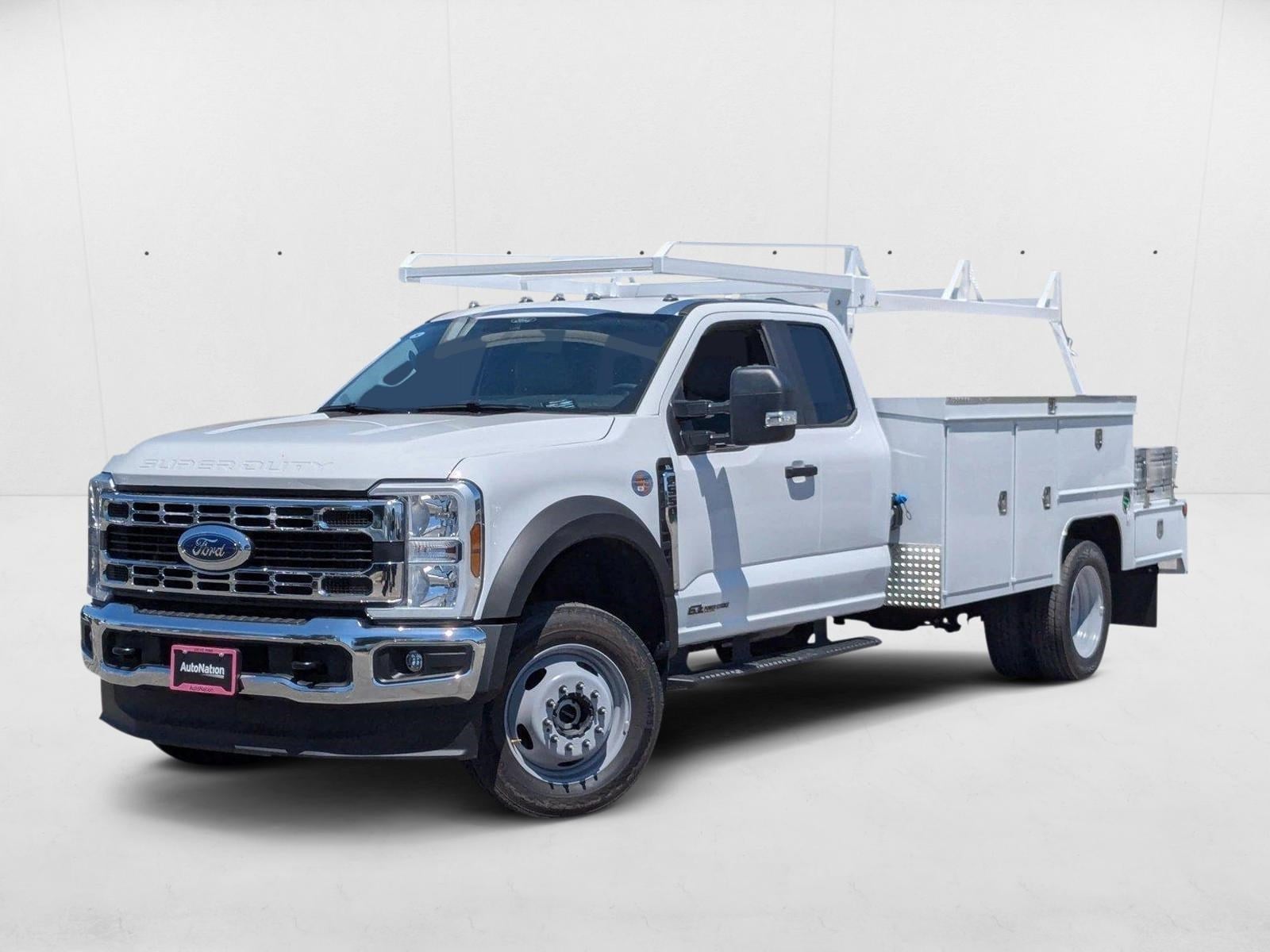 2025 Ford F-550 Super Duty Chassis Cab XL's photo