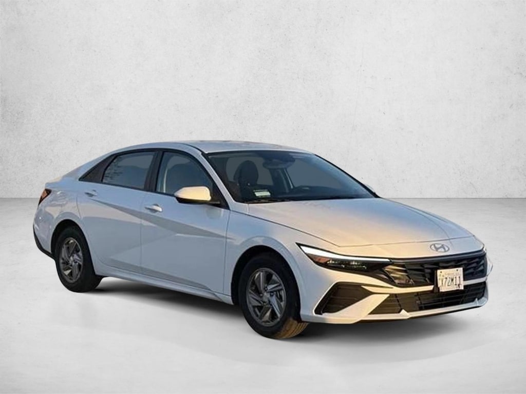 Certified 2025 Hyundai Elantra SE Sedan