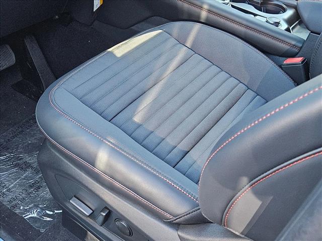 2025 Ford Explorer ST-Line photo 2