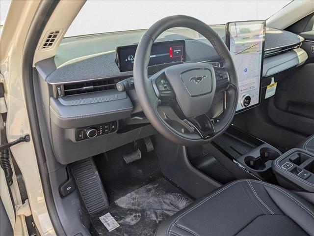 2025 Ford Mustang Mach-E Premium photo 3