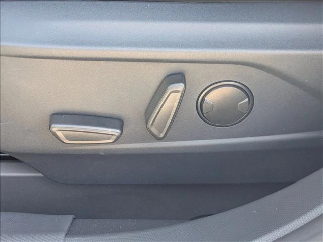 2025 Ford Mustang Mach-E Premium photo 4