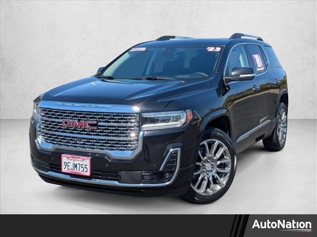 2023 GMC Acadia Denali's photo