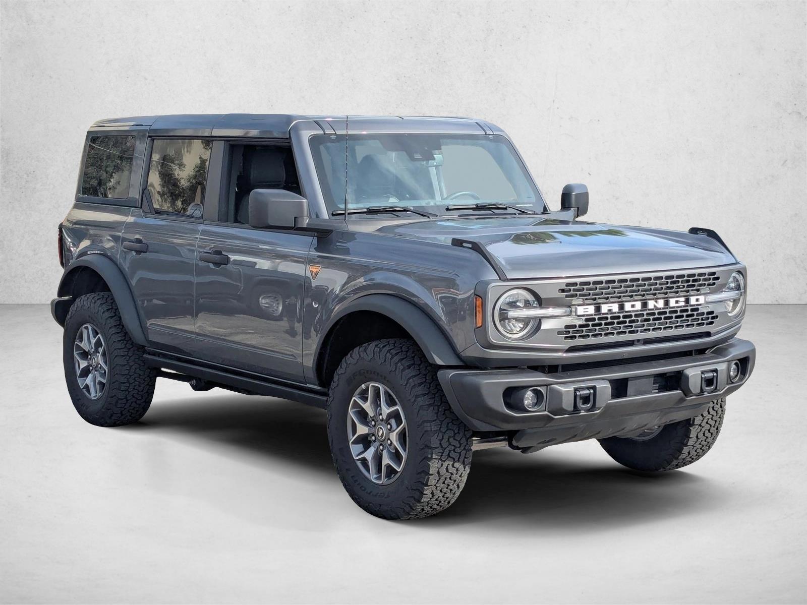 2025 Ford Bronco Badlands photo 2