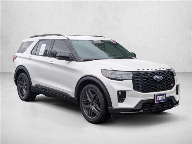 2025 Ford Explorer ST photo 2