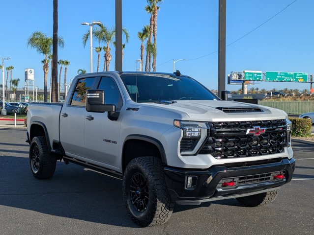 2024 Chevrolet Silverado 2500HD ZR2 photo 3