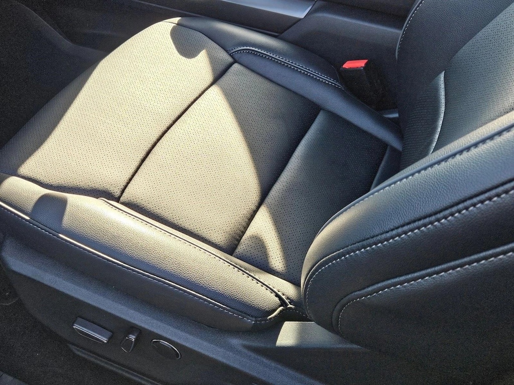 New 2025 Ford F-150 LARIAT Truck SuperCrew Cab