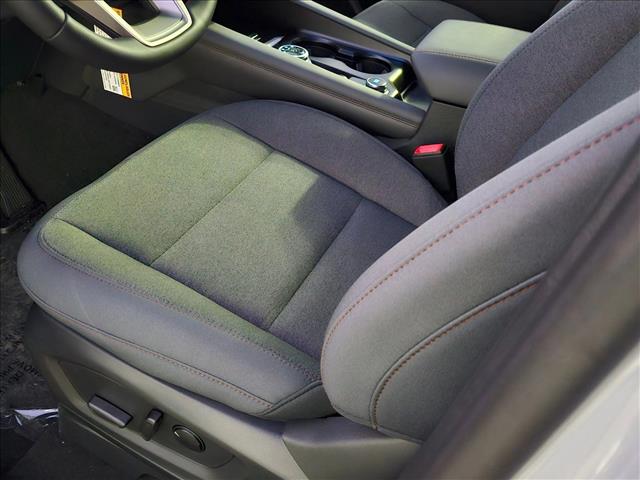 2025 Ford Explorer photo 3