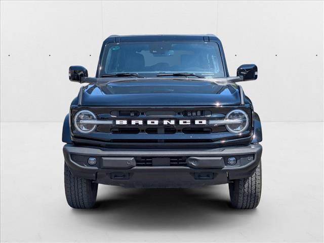 2023 Ford Bronco Outer Banks photo 2