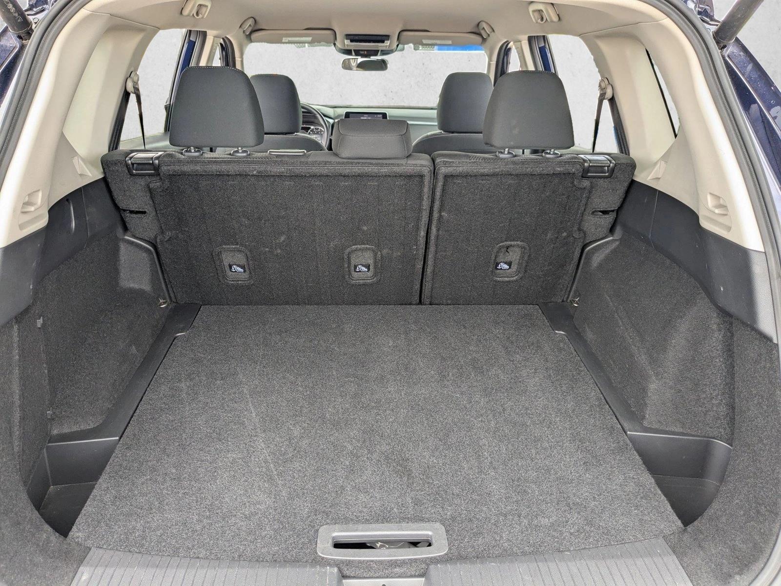 2025 Nissan Rogue SV photo 5