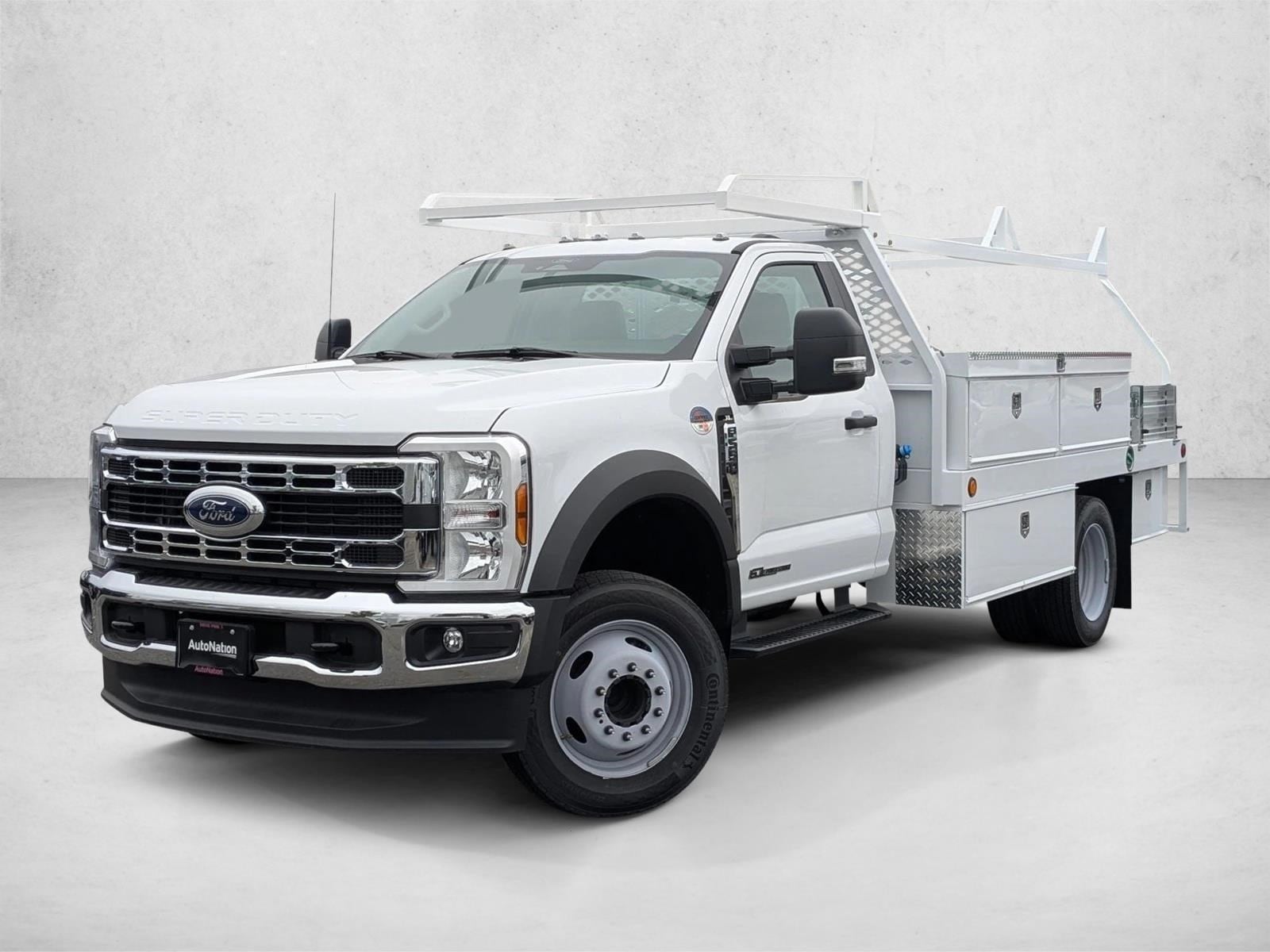 2024 Ford F-550 Super Duty Chassis Cab XL's photo