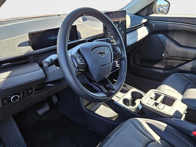 2025 Ford Mustang Mach-E Premium photo 3
