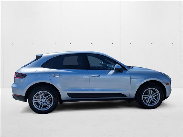 2017 Porsche Macan photo 4