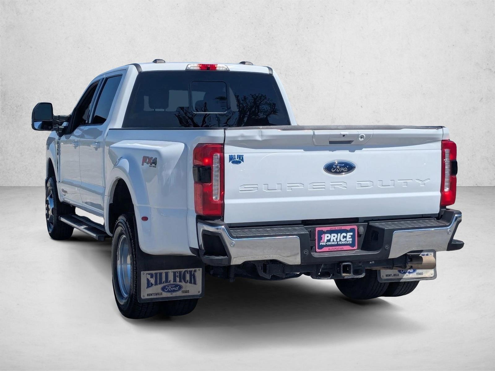 2023 Ford F-350 LARIAT photo 6