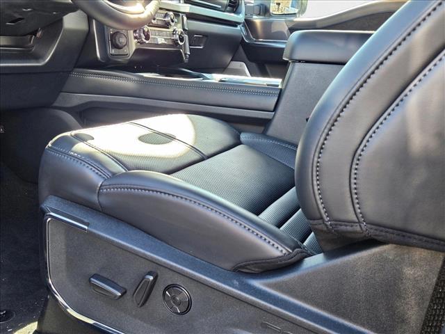 2026 Ford F-250 Platinum photo 4