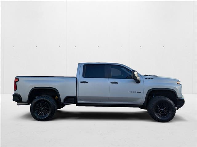 2024 Chevrolet Silverado 2500HD ZR2 photo 4