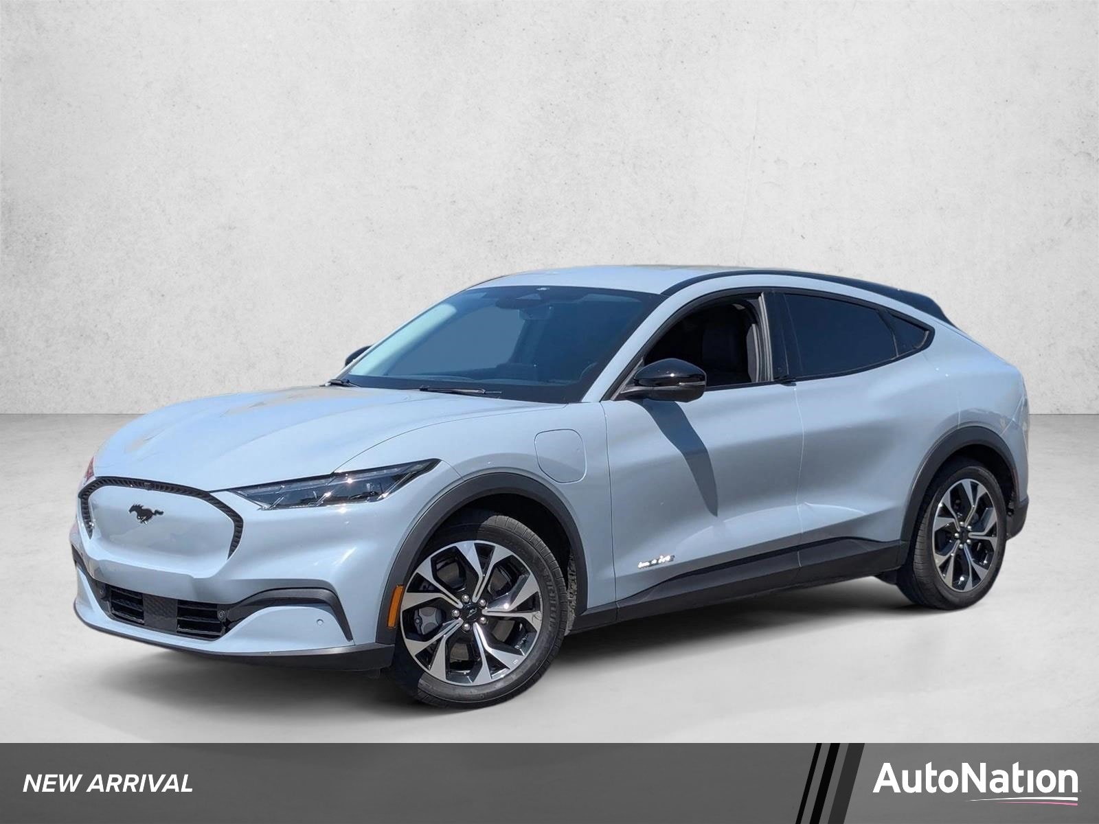 2025 Ford Mustang-Mach-e Select's photo
