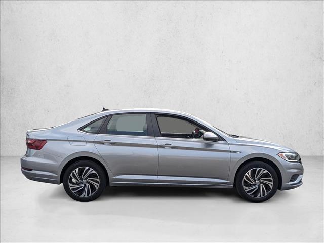 2020 Volkswagen Jetta SEL photo 2