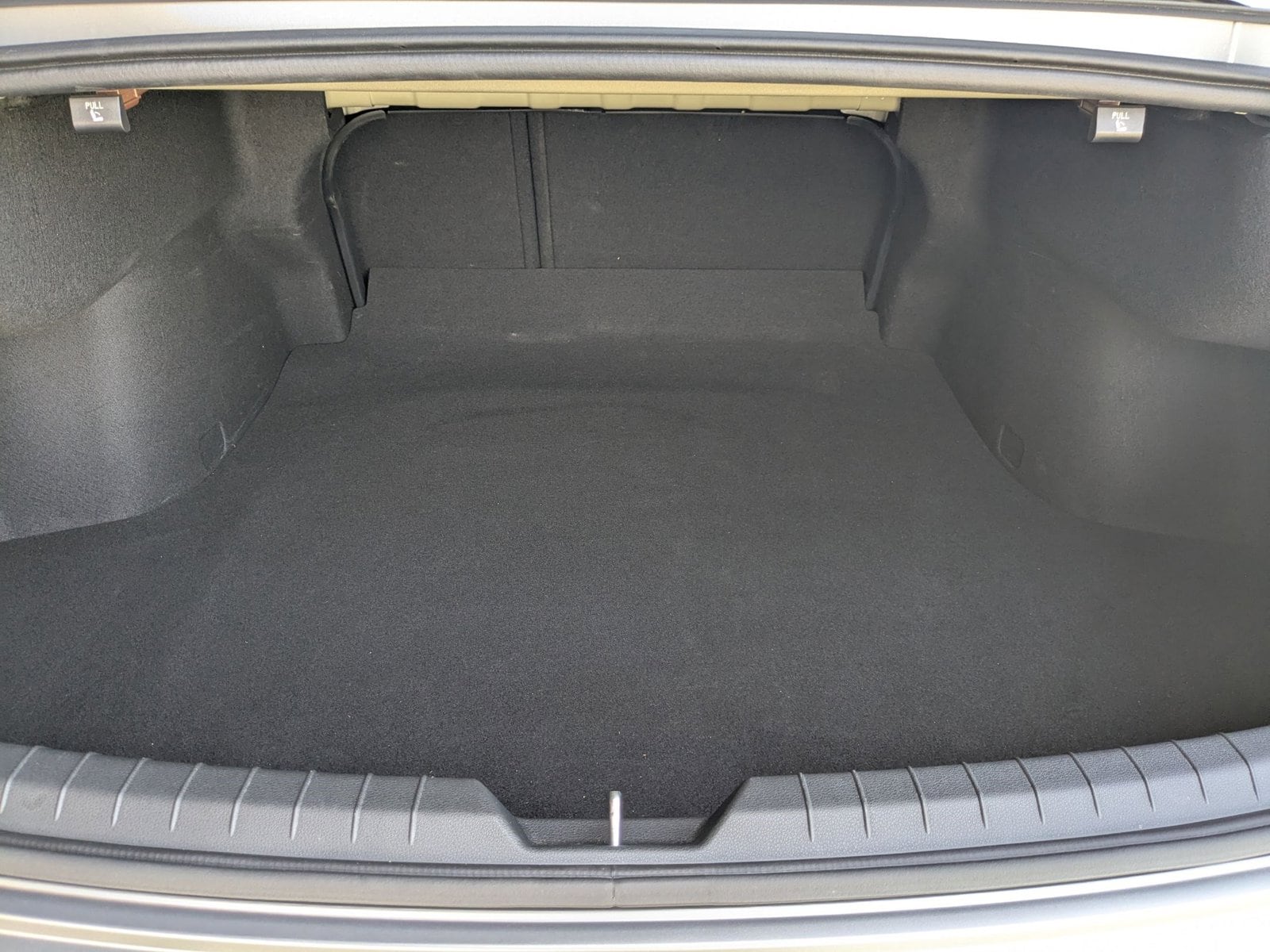 2025 Kia K5 GT-Line photo 5