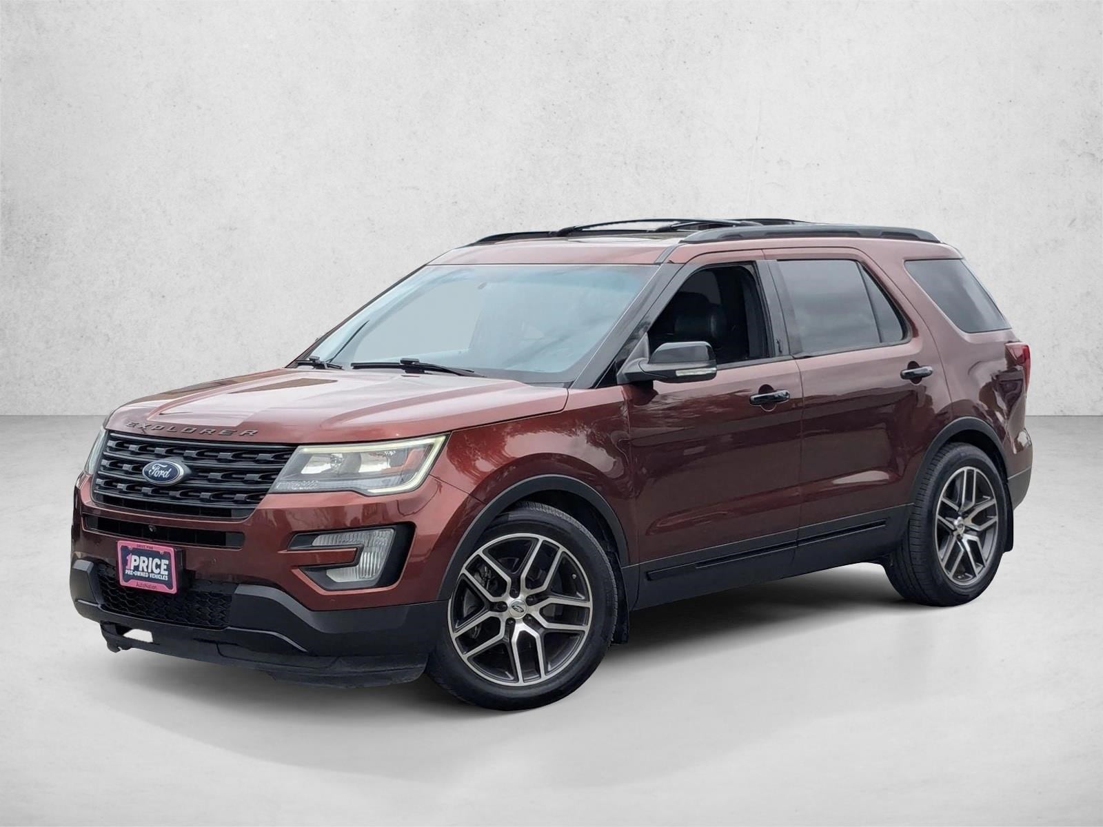 2016 Ford Explorer Sport photo 1