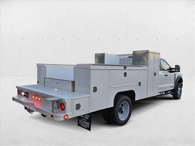 2025 Ford F-550 XL photo 2