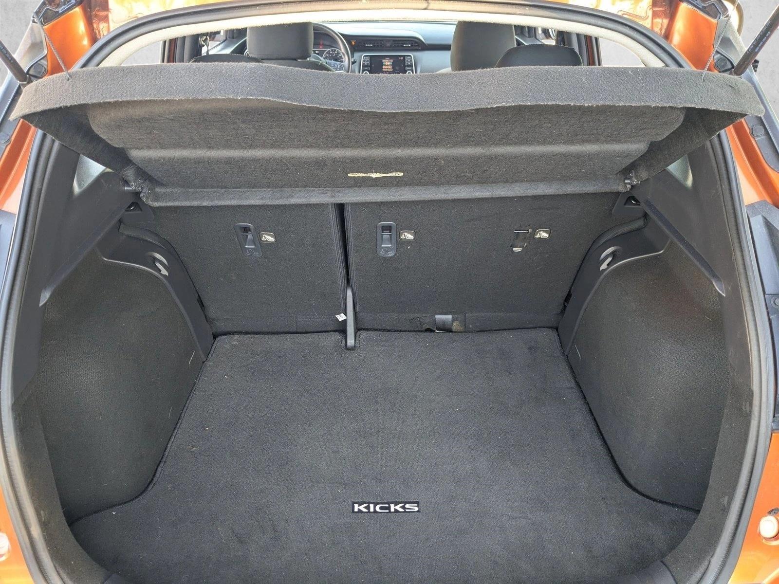 2020 Nissan Kicks SV photo 6