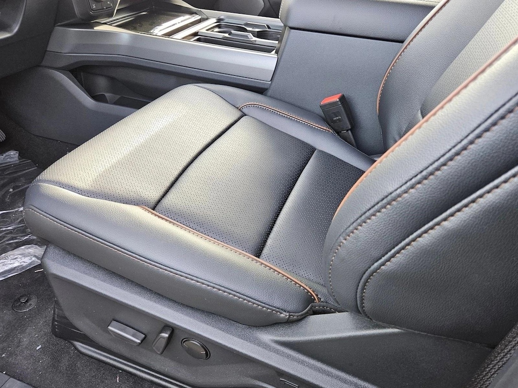 New 2026 Ford F-250 LARIAT Truck Crew Cab