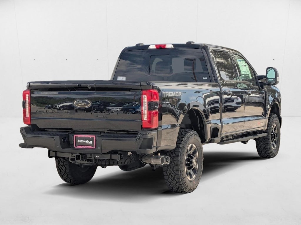 New 2025 Ford F-250 LARIAT Truck Crew Cab