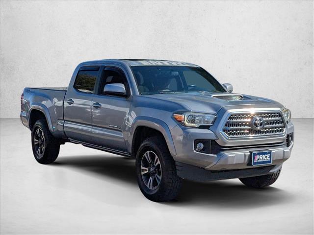 2016 Toyota Tacoma TRD Sport Double Cab photo 3