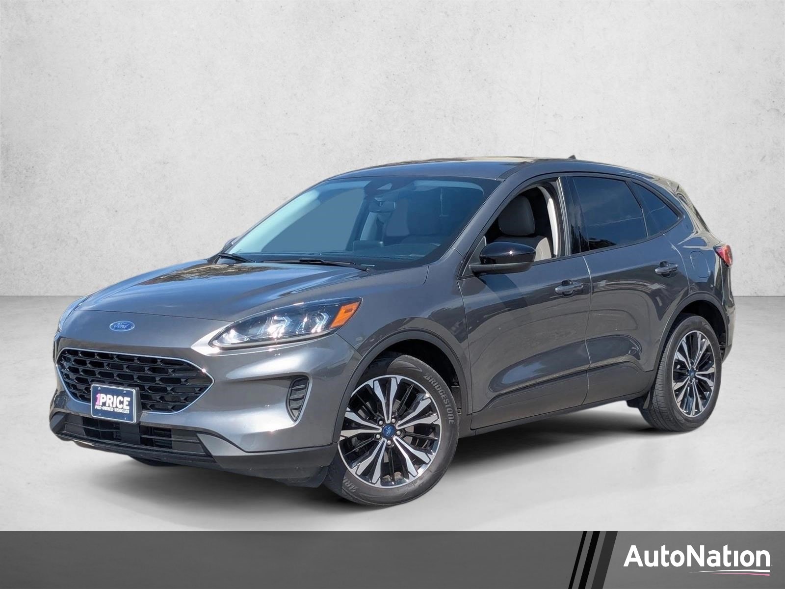 2022 Ford Escape SE FWD's photo
