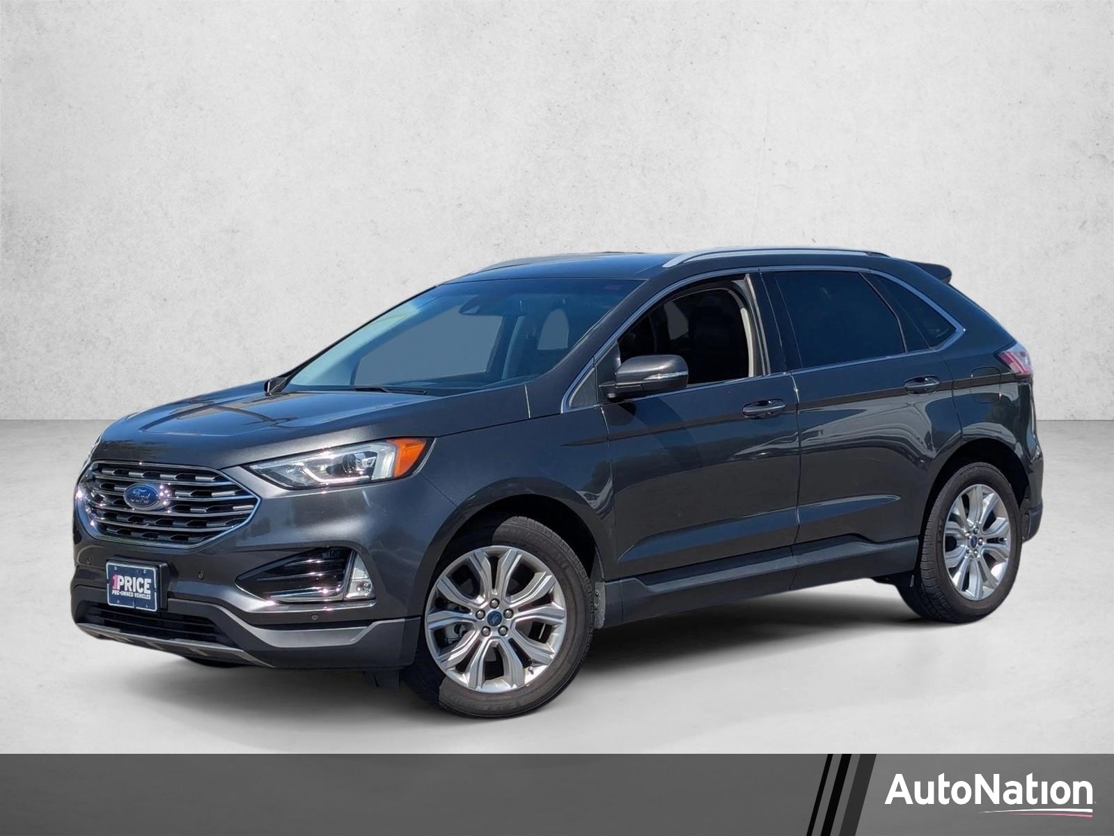 2020 Ford Edge Titanium's photo