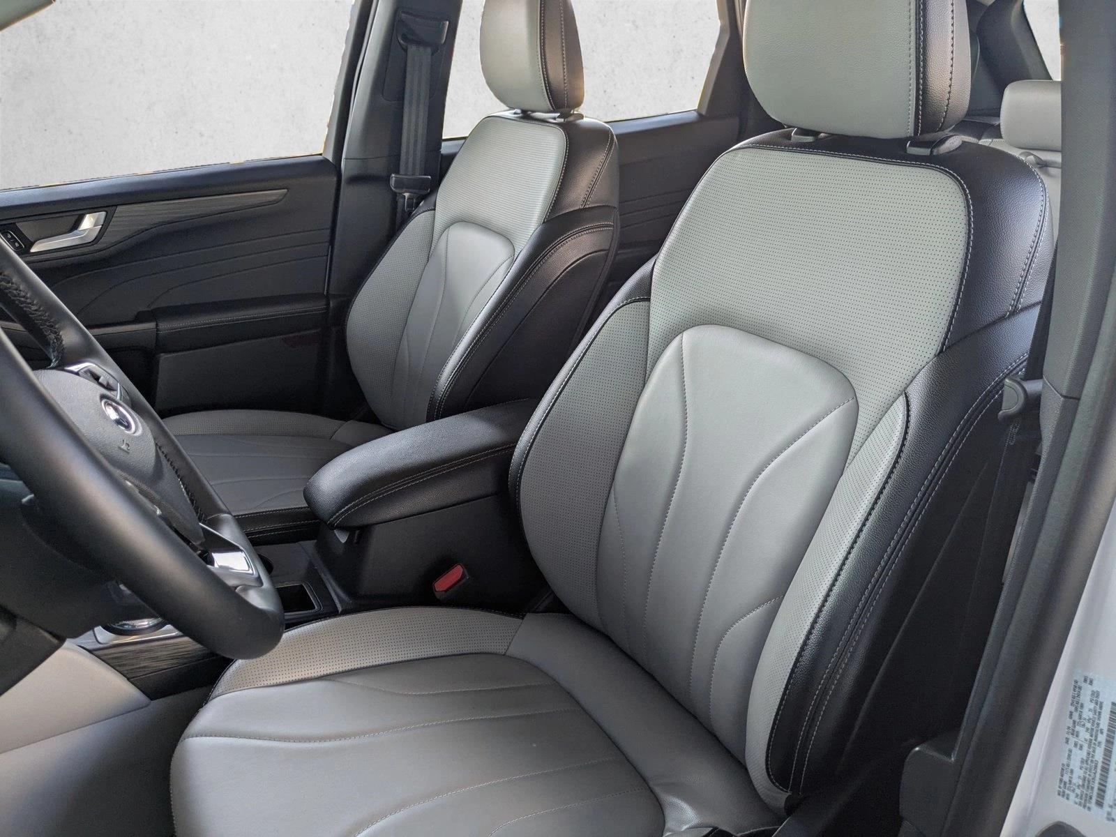 2025 Ford Escape Plug-in hybrid PHEV - Photo 17