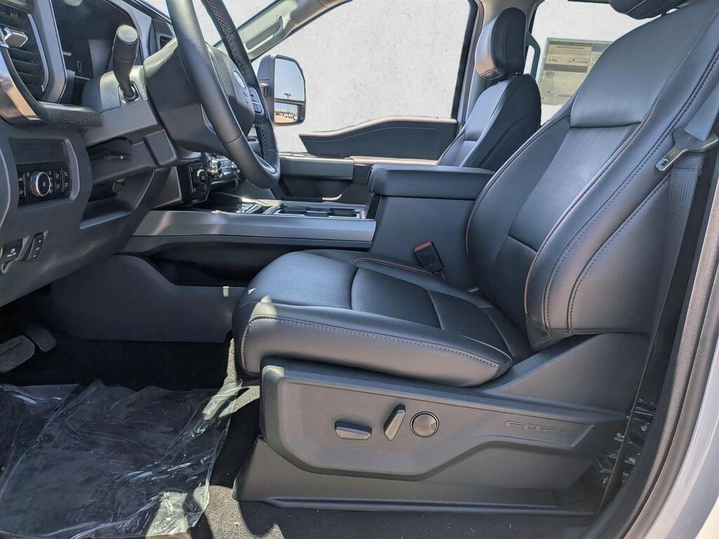 New 2026 Ford F-250 LARIAT Truck Crew Cab