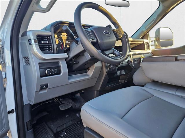 2025 Ford F-550 XL photo 2