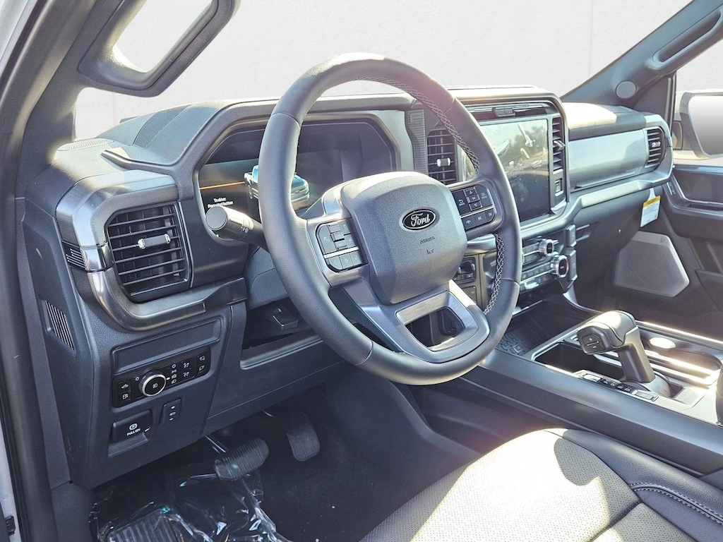 New 2025 Ford F-150 LARIAT Truck SuperCrew Cab