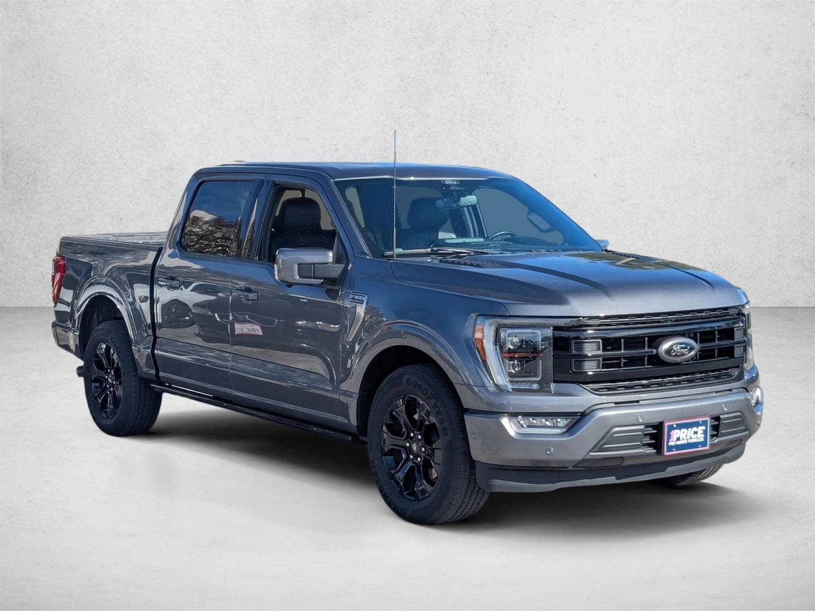 2022 Ford F-150 Platinum photo 2