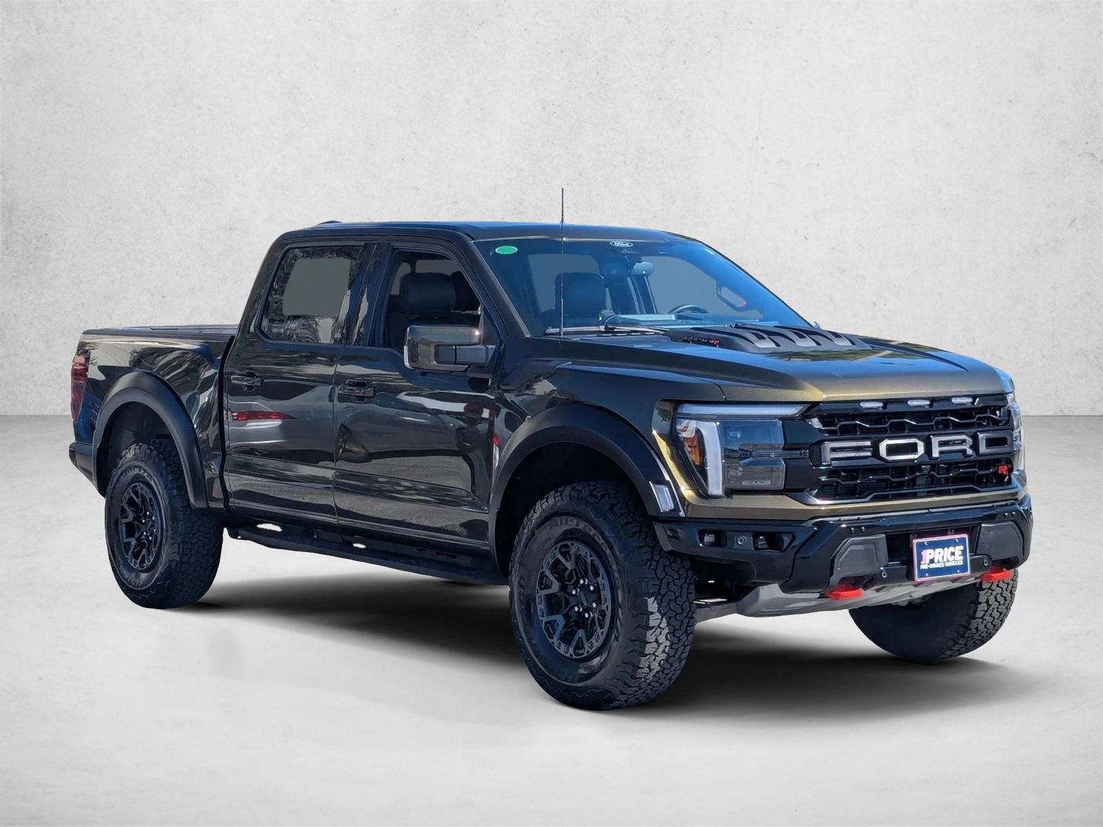 2025 Ford F-150 Raptor photo 2