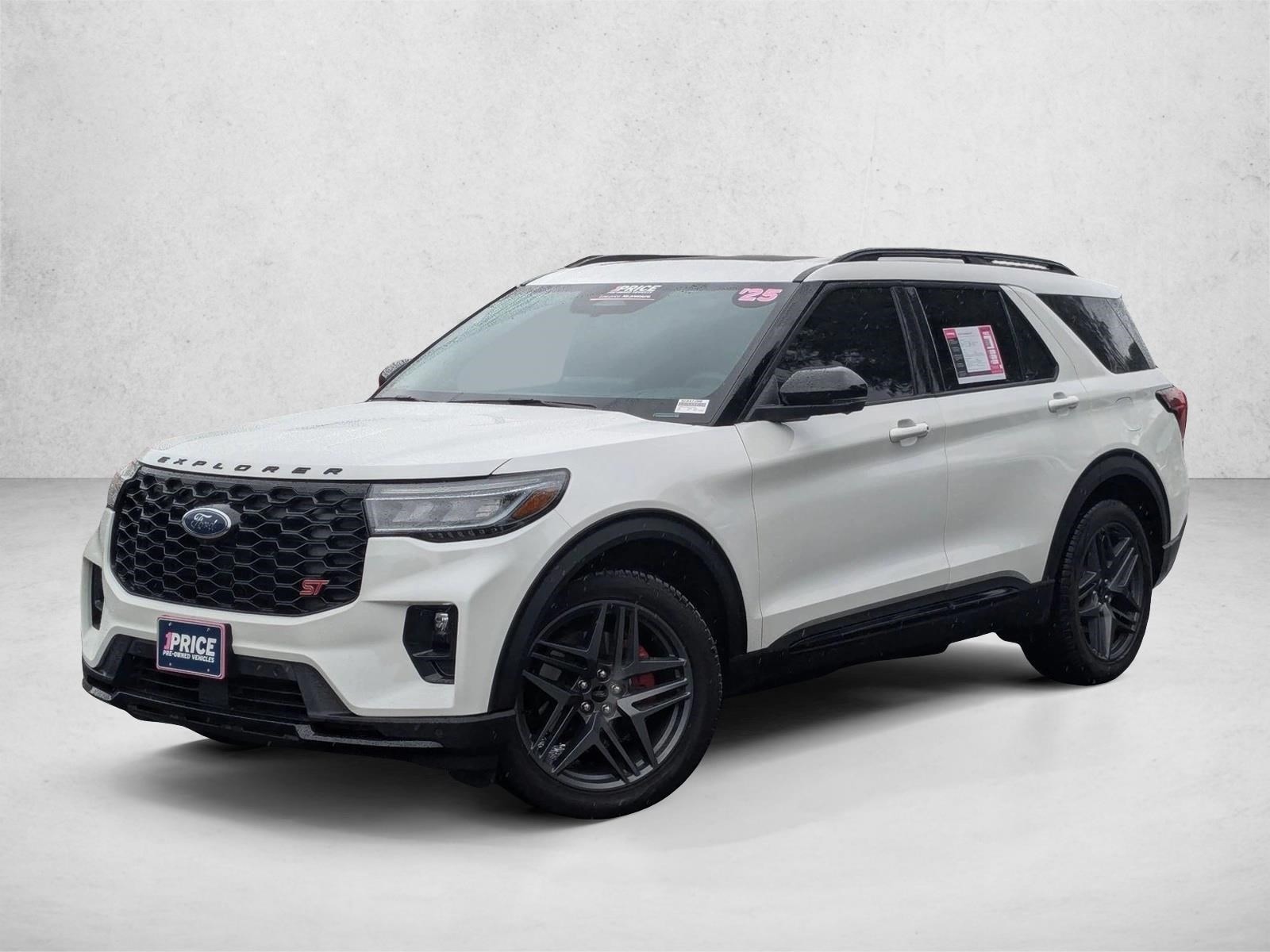 2025 Ford Explorer ST's photo