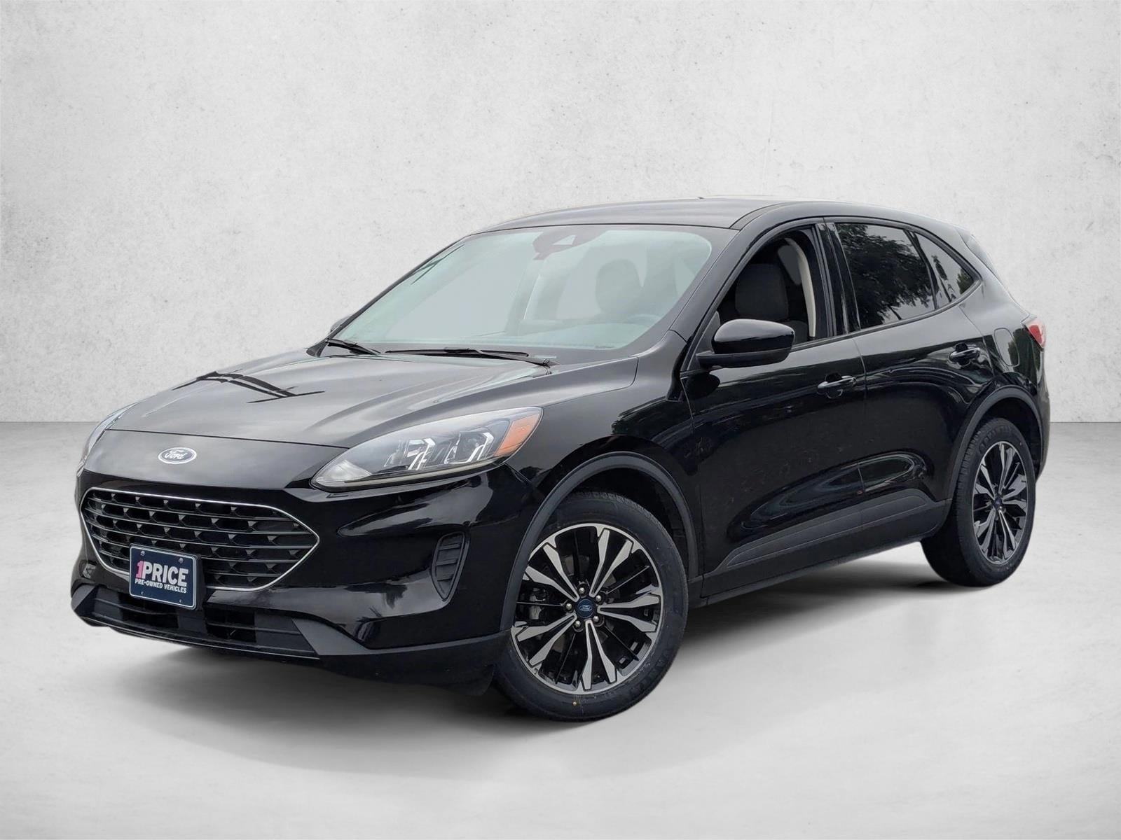 2022 Ford Escape SE's photo