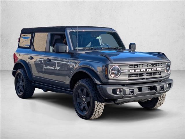 2024 Ford Bronco Black Diamond photo 3