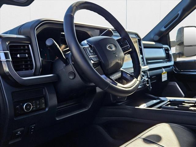 2025 Ford F-250 Platinum photo 3