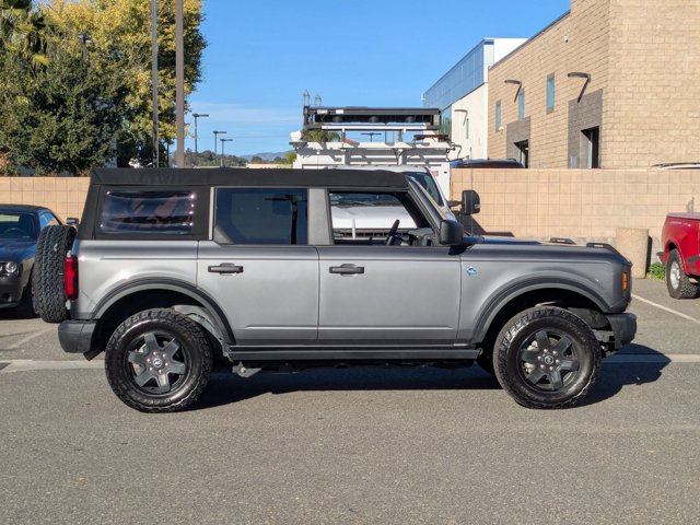 2024 Ford Bronco Black Diamond photo 4