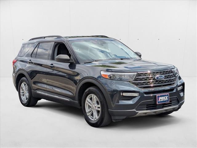 2023 Ford Explorer XLT photo 3